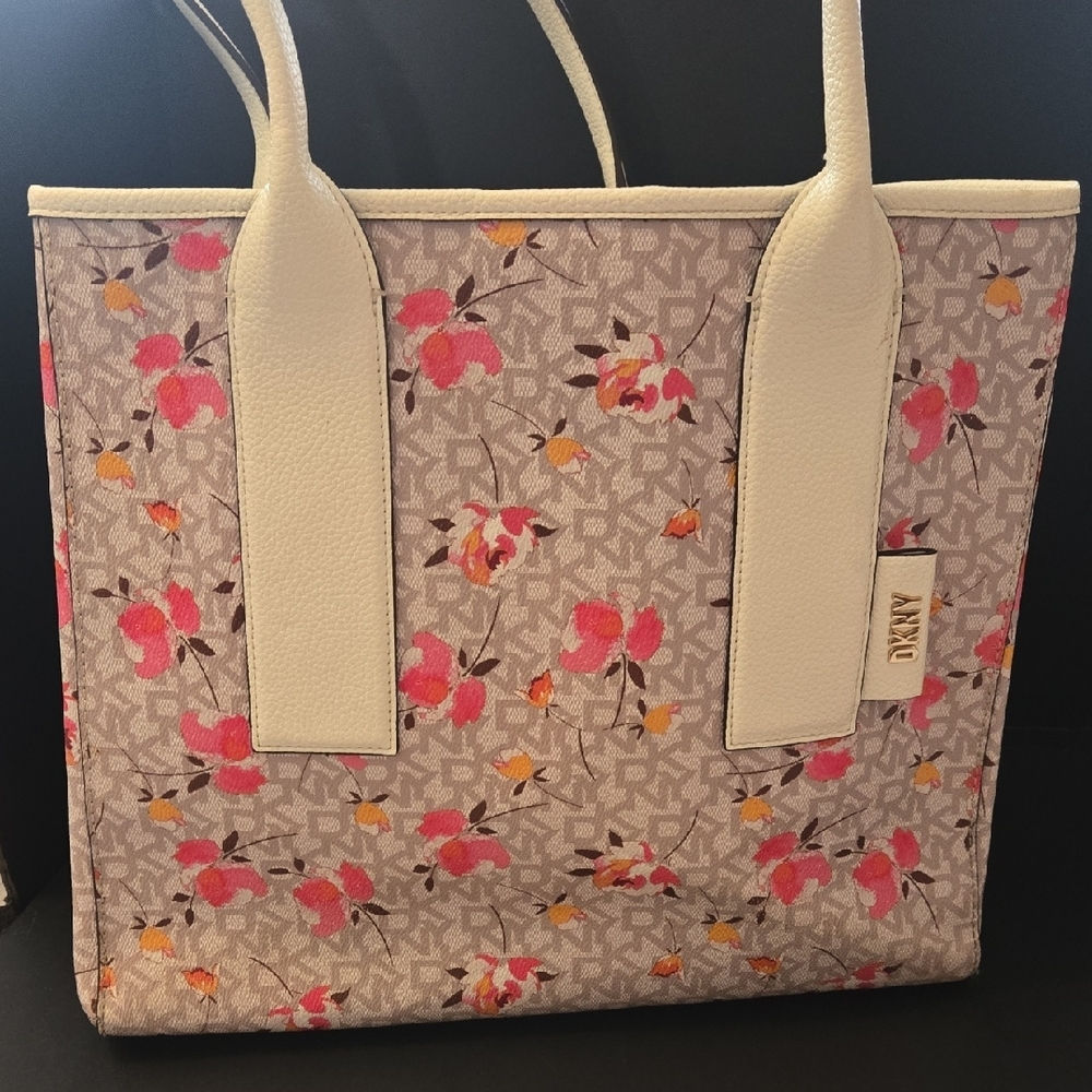 Dkny Grayson Tote With Coordinating Wristlet - image 3